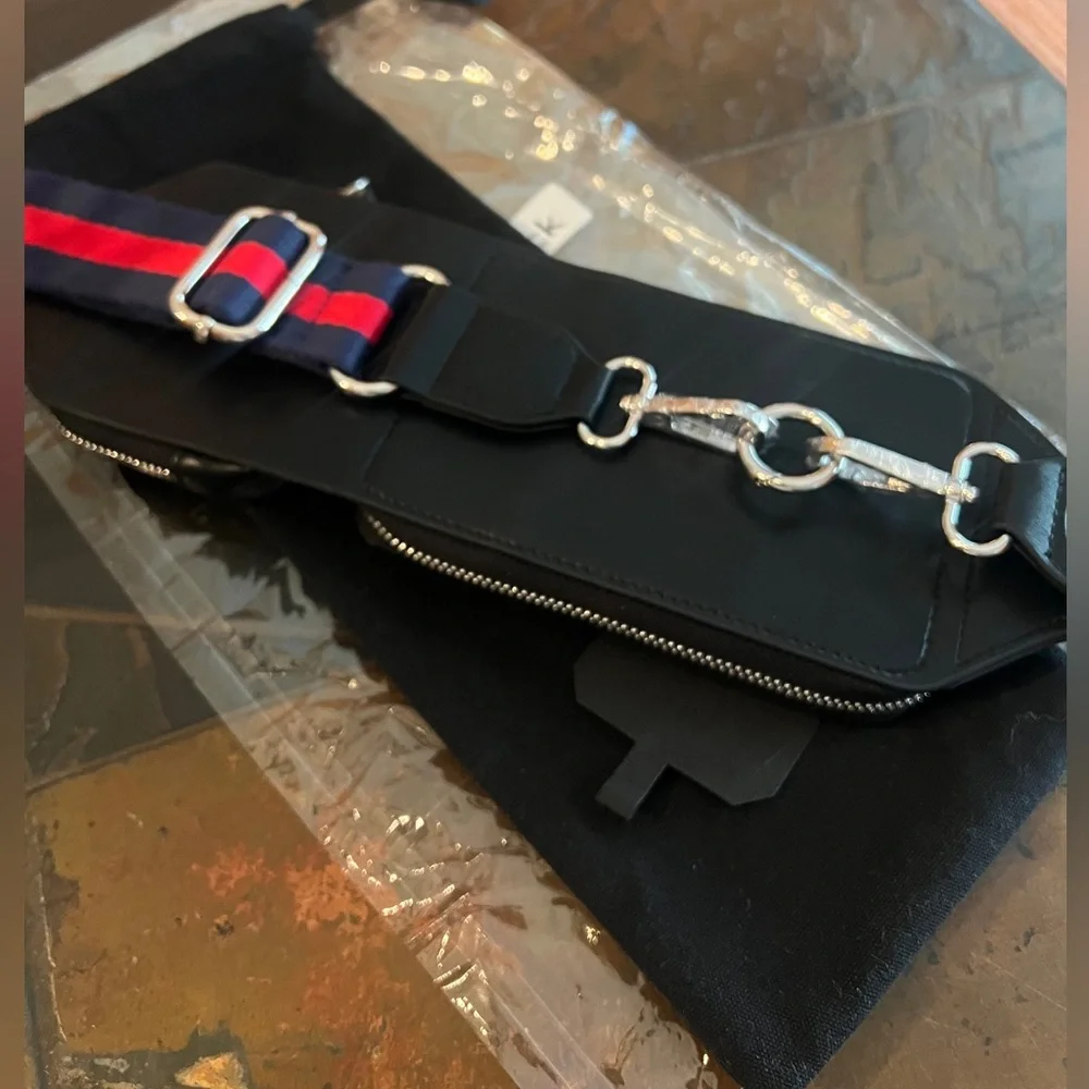 Hook & Strap Crossbody Carryall - Picture 6 of 8